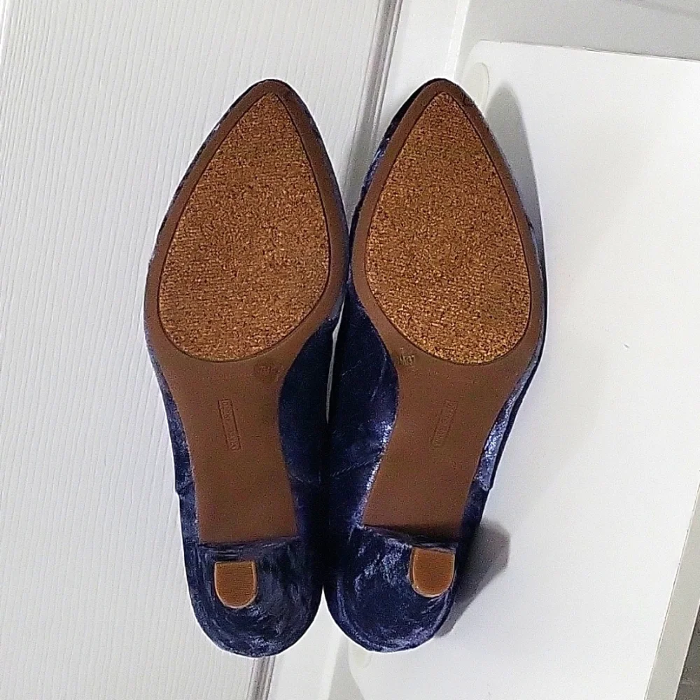 Vince Camuto velvet bootie - Picture 8 of 8